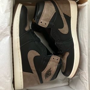 Air Jordan 1 palomino